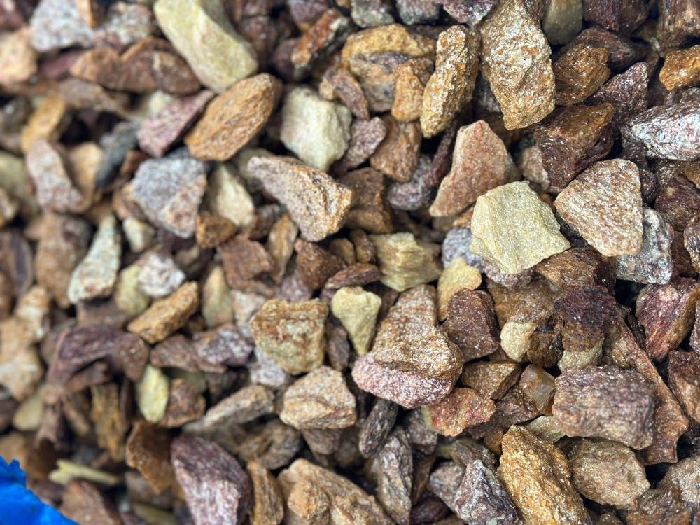 Златолит персиковый декоративная каменная крошка купить в Октябрьском