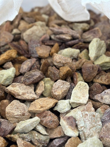 Златолит персиковый декоративная каменная крошка купить в Октябрьском