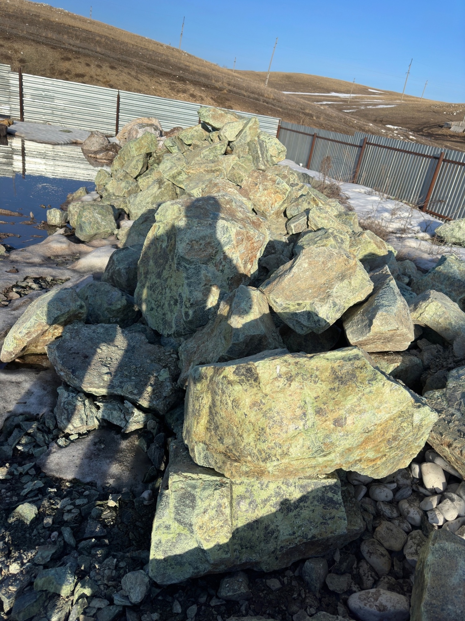 Камни для ландшафтного дизайна зелёные 10-60 килограмм купить в Октябрьском