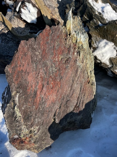 Ландшафтные глыбы красно-фиолетовые 200-1000 килограмм купить в Октябрьском