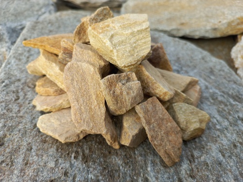 Златолит жёлтый декоративная каменная крошка купить в Октябрьском