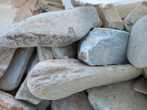 Златолит жёлтый, жёлто-зелёный глыбки и валуны для ланшафтного дизайна купить в Октябрьском