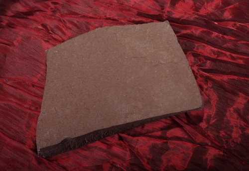 Плитняк лемезит бордовый для цоколя 1,5-2 см купить в Октябрьском