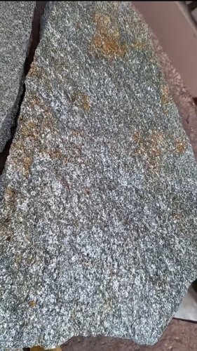 Плитняк златолит серебристый для цоколя, отмостки купить в Октябрьском