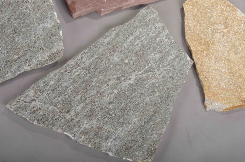 Плитняк златолит Уральский для цоколя, отмостки купить в Октябрьском