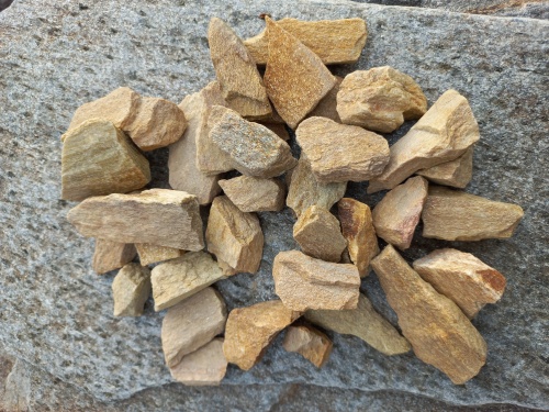 Златолит жёлтый декоративная каменная крошка купить в Октябрьском