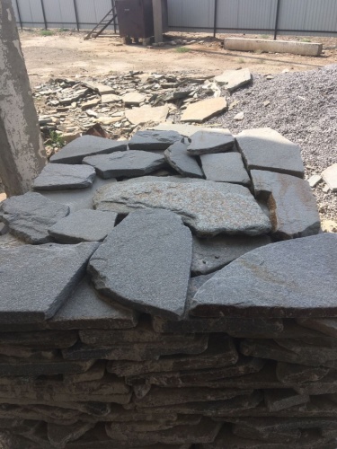 Златолит серебристый галтованный для цоколя купить в Октябрьском